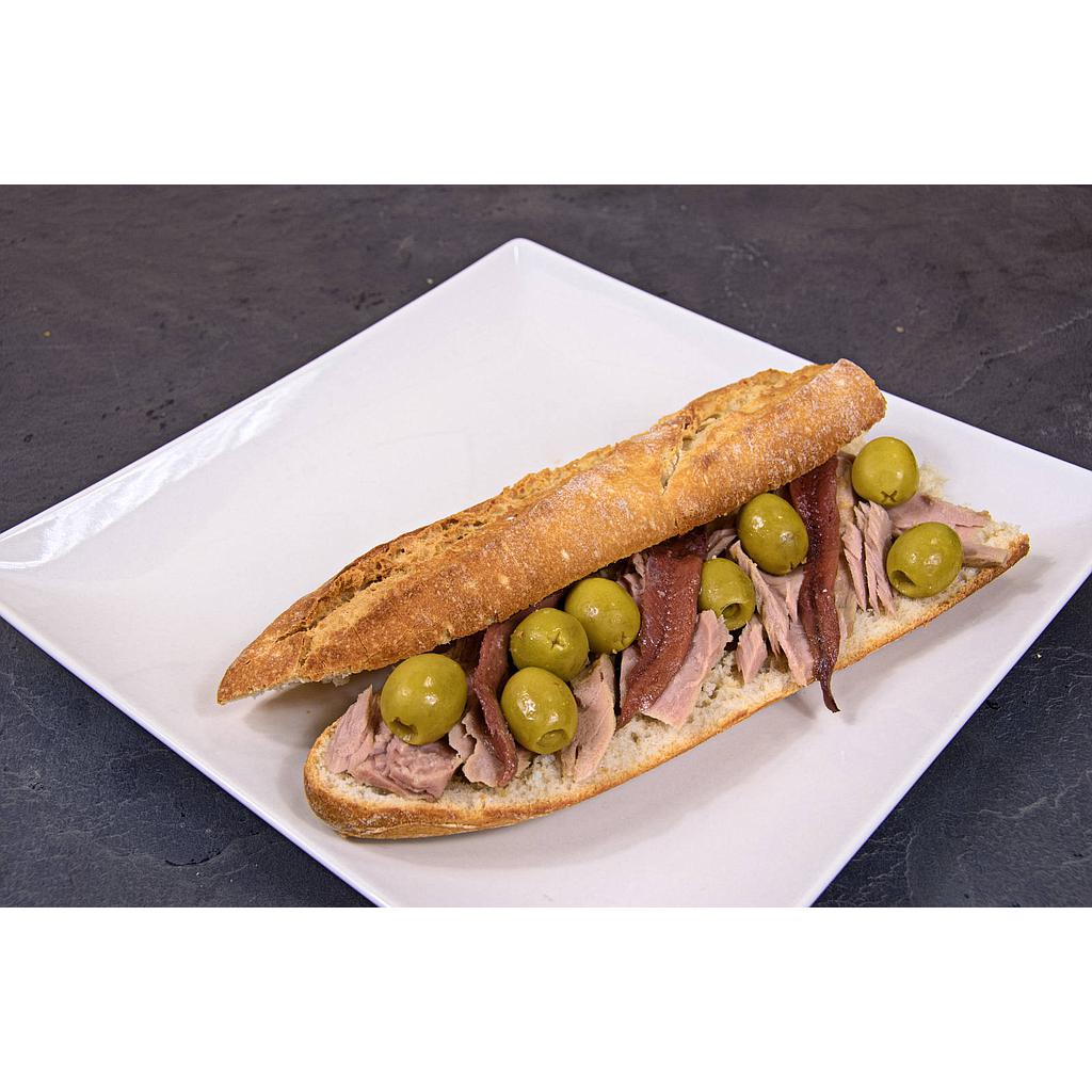 Montado de anchoas oliva